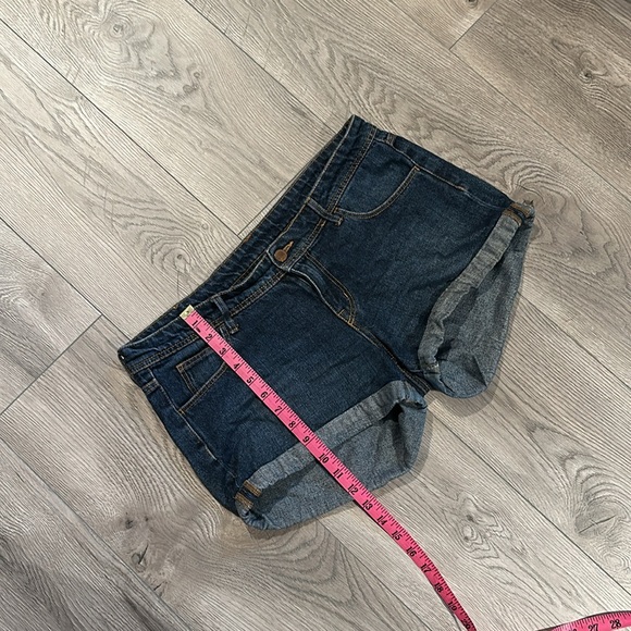Jean shorts. - Picture 4 of 5